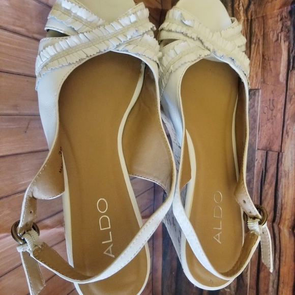 Sandal - Picture 5 of 6